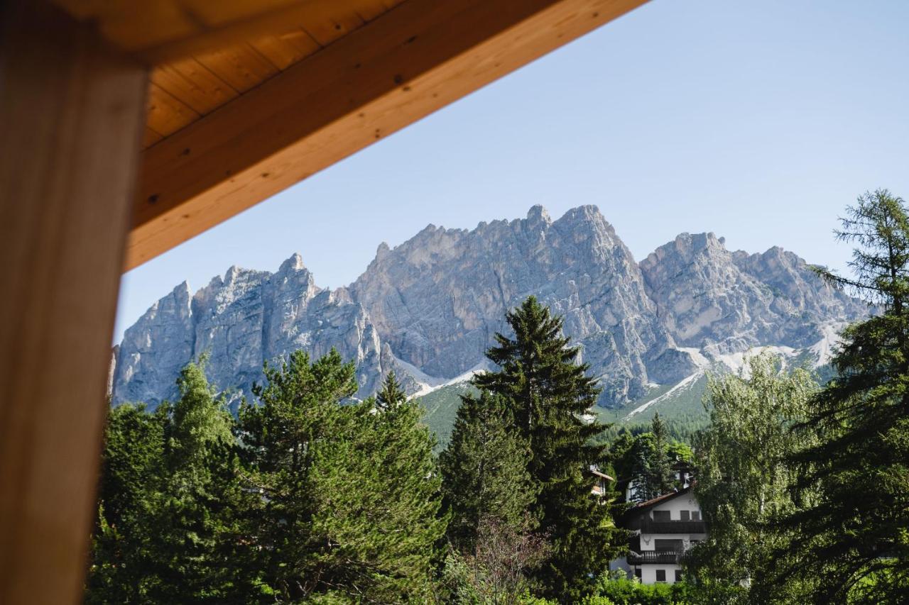 Camina Suite And Spa Cortina d'Ampezzo Exterior photo