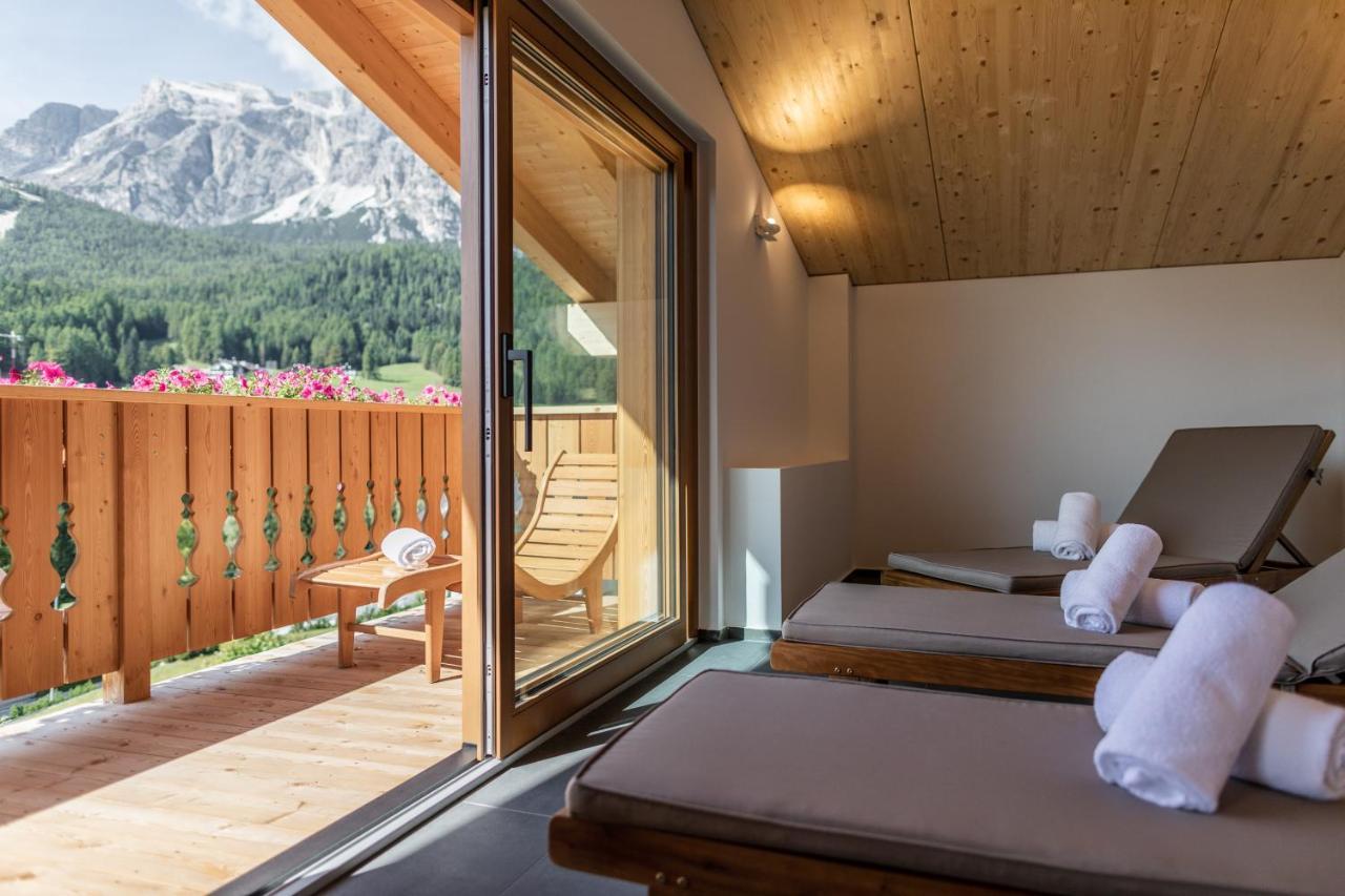 Camina Suite And Spa Cortina d'Ampezzo Exterior photo