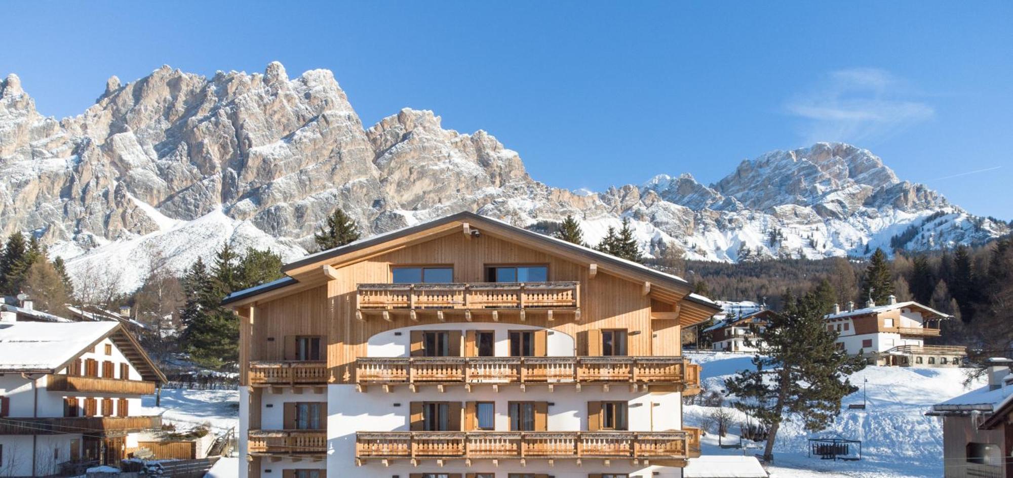 Camina Suite And Spa Cortina d'Ampezzo Exterior photo